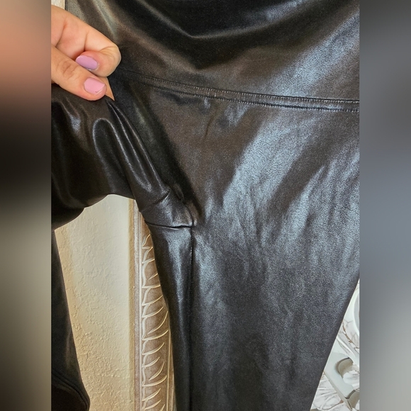 Spanx Women's Black Spanxshape Faux Leather Leggings Size M - Picture 4 of 6